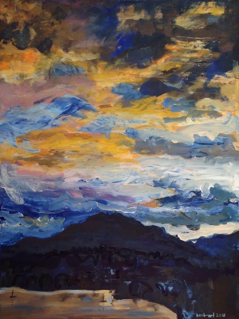 Blick zum Dobratsch Blick auf einen dramatischen Himmel mit Wolken und sanften Hügeln im Vordergrund.