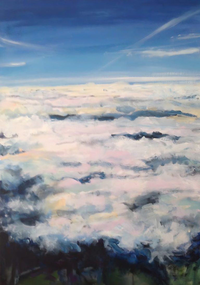 Wolke II Blick auf eine Wolkendecke unter einem blauen Himmel mit zarten Farbnuancen.