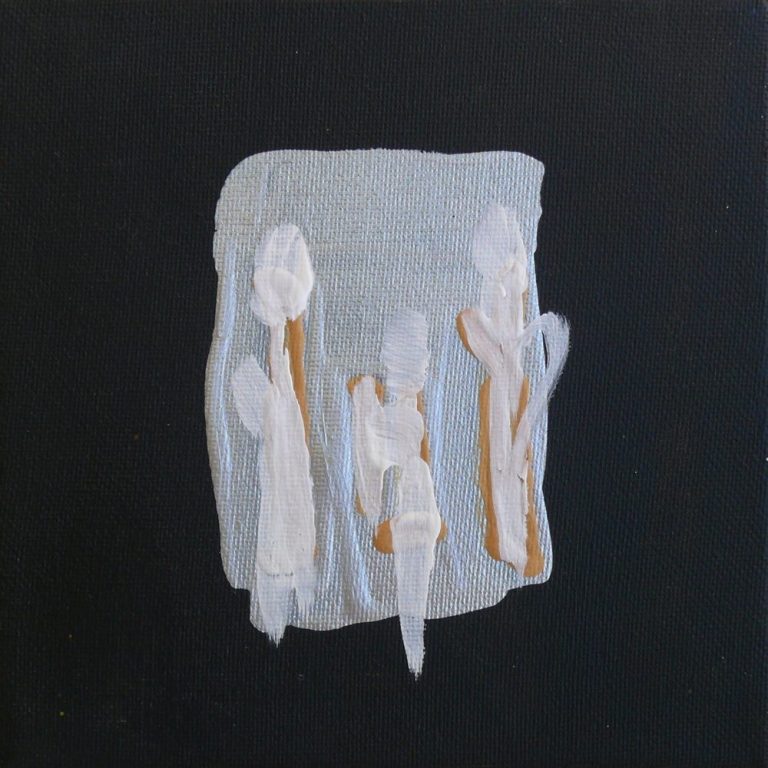Abstracte Darstellung von Figuren in Hell- und Dunkelgrau auf schwarzem Hintergrund.