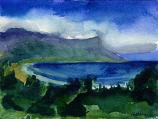 Table Bay Landschaft mit einer Bucht, Hügeln im Hintergrund und bewaldeten Uferbereichen.