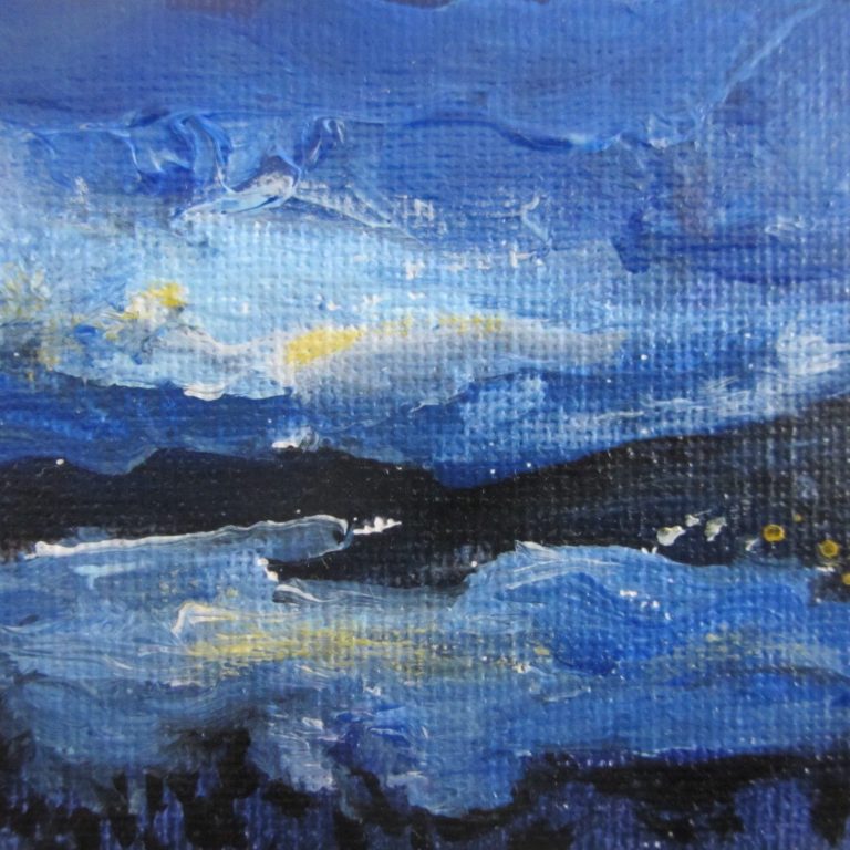 Abstrakte Landschaft mit blauen Tönen, Wasser und sanften Hügeln im Hintergrund.